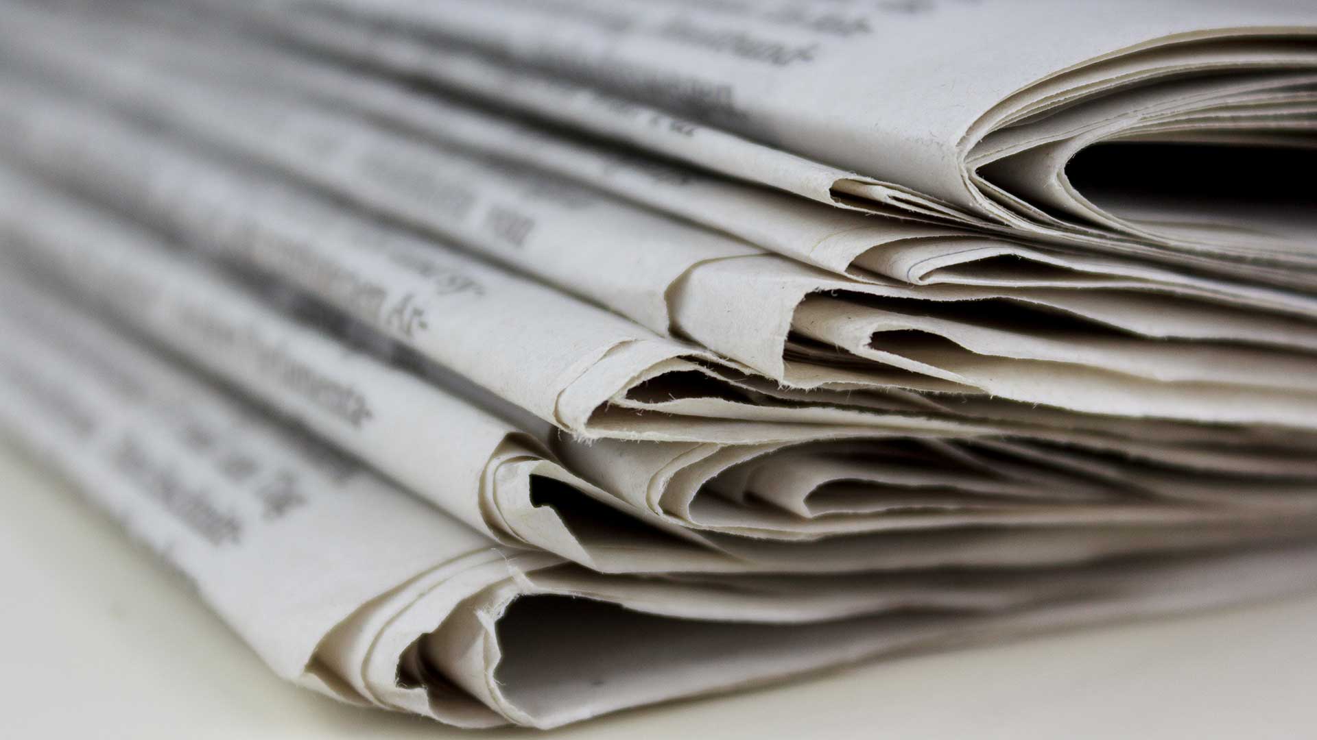 Who Can Correct the Media?