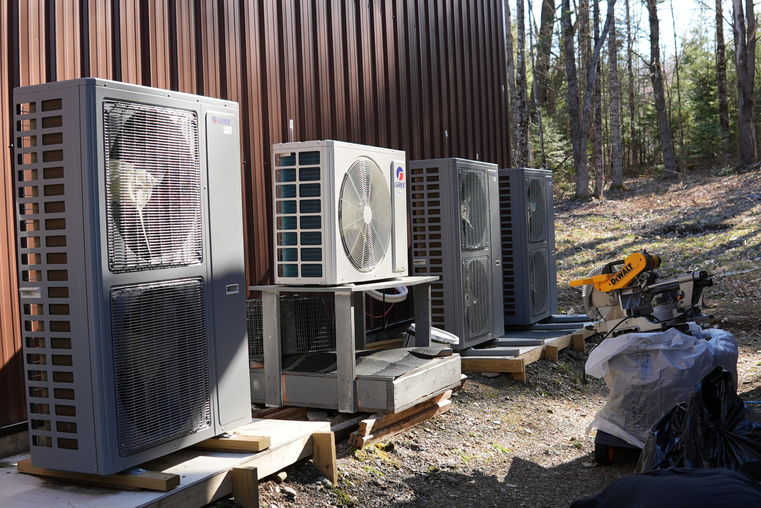 Maine’s Heat Pump Program for Mobile and Manufactured Homes Still Requires Removal of Existing Heating Systems — Why?