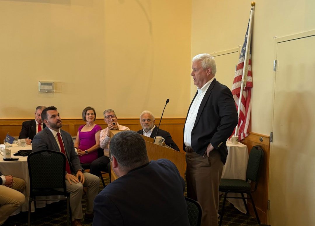 Collins Campaign Manager Steve Abbott Rallies Maine Republicans, Targets Platner at GOP Unity Breakfast